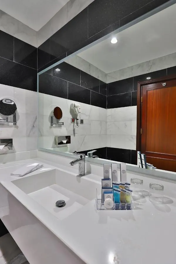 Capital O 296 Jeddah Oasis Hotel